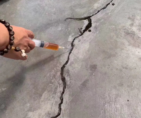 句容混凝土裂缝修补技术详解​