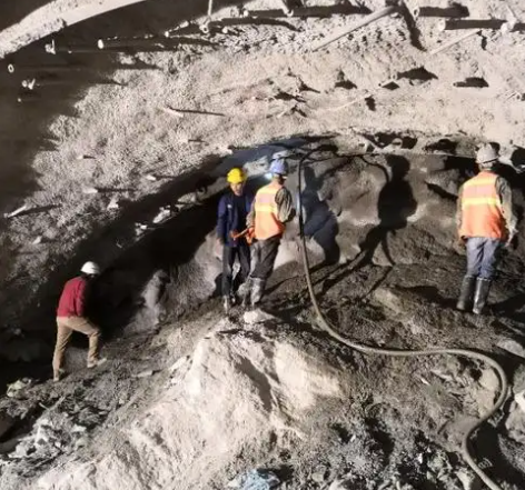 句容拱顶带模注浆料的施工流程及注意事项